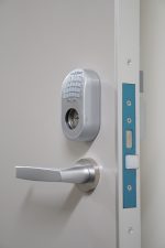 【機能紹介動画】 電気錠のオートロック機能で鍵のかけ忘れストレスから解放。もうかけ忘れを心配することはなくなります